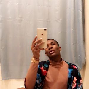 Meet your Posher, Deshun